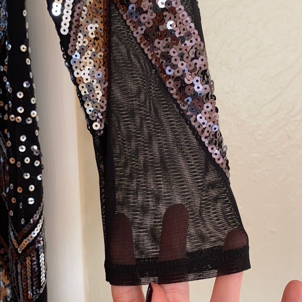 Patterned Sequin Mini Dress - Picture 5 of 6